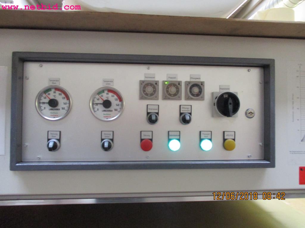 
Equipamento operacional e de escritório <br>de um fabricante de móveis-4