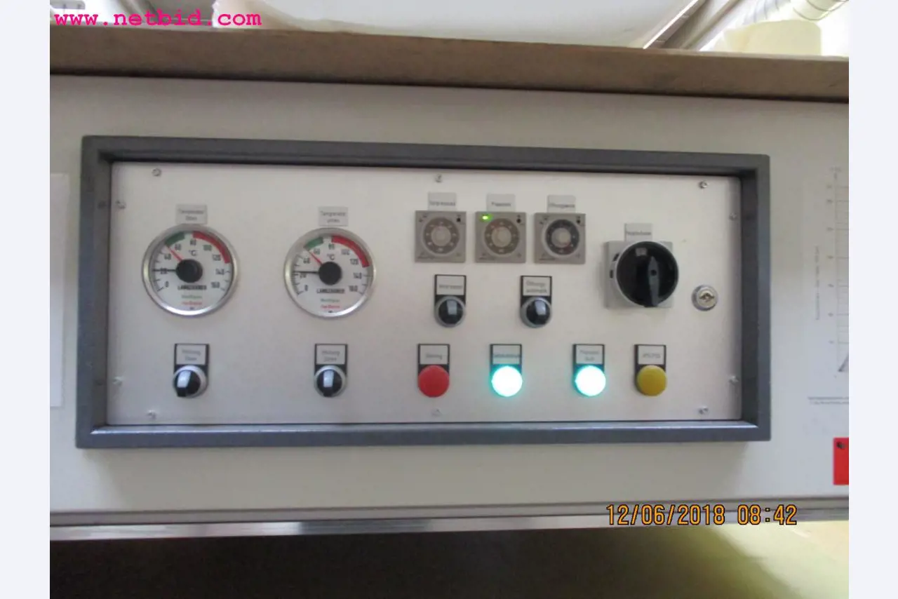 Equipamento operacional e de escritório <br>de um fabricante de móveis-4