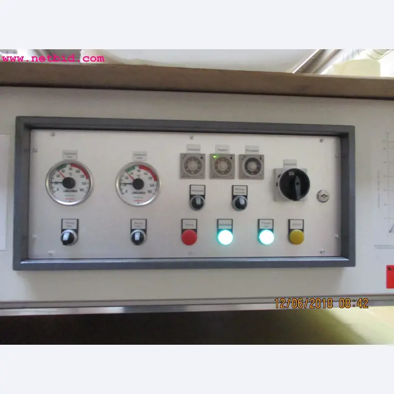 Equipamento operacional e de escritório <br>de um fabricante de móveis-4