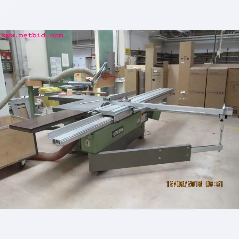 Equipamento operacional e de escritório <br>de um fabricante de móveis-2