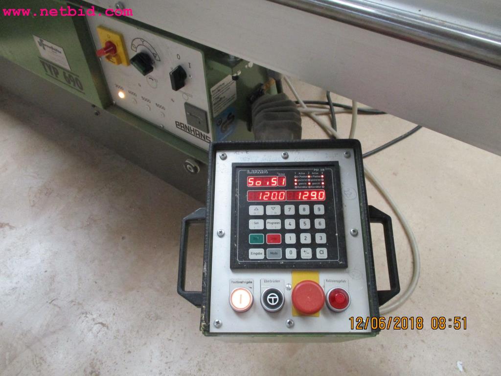 
Equipamento operacional e de escritório <br>de um fabricante de móveis-3