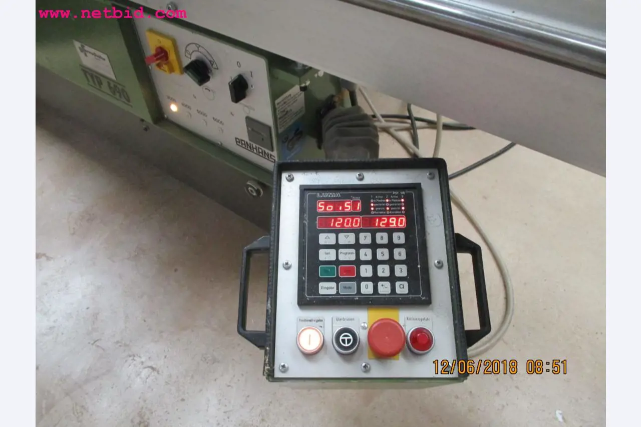 Equipamento operacional e de escritório <br>de um fabricante de móveis-3