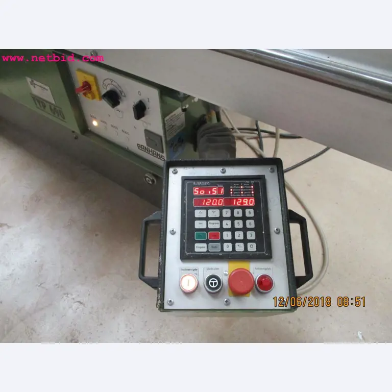 Equipamento operacional e de escritório <br>de um fabricante de móveis-3