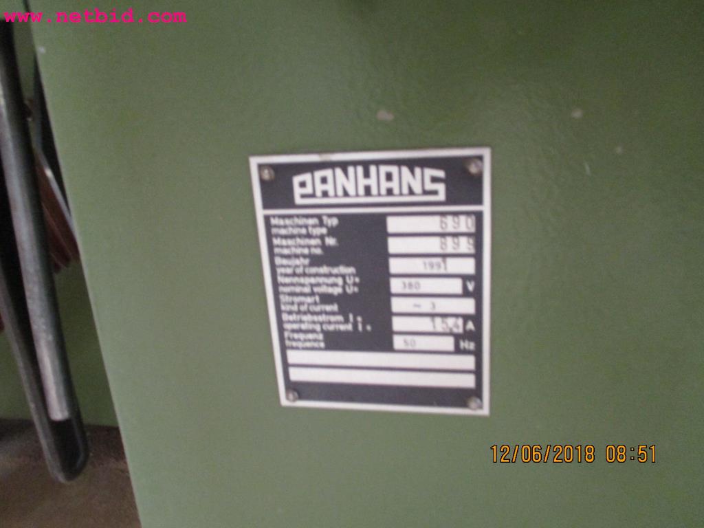 
Equipamento operacional e de escritório <br>de um fabricante de móveis-4