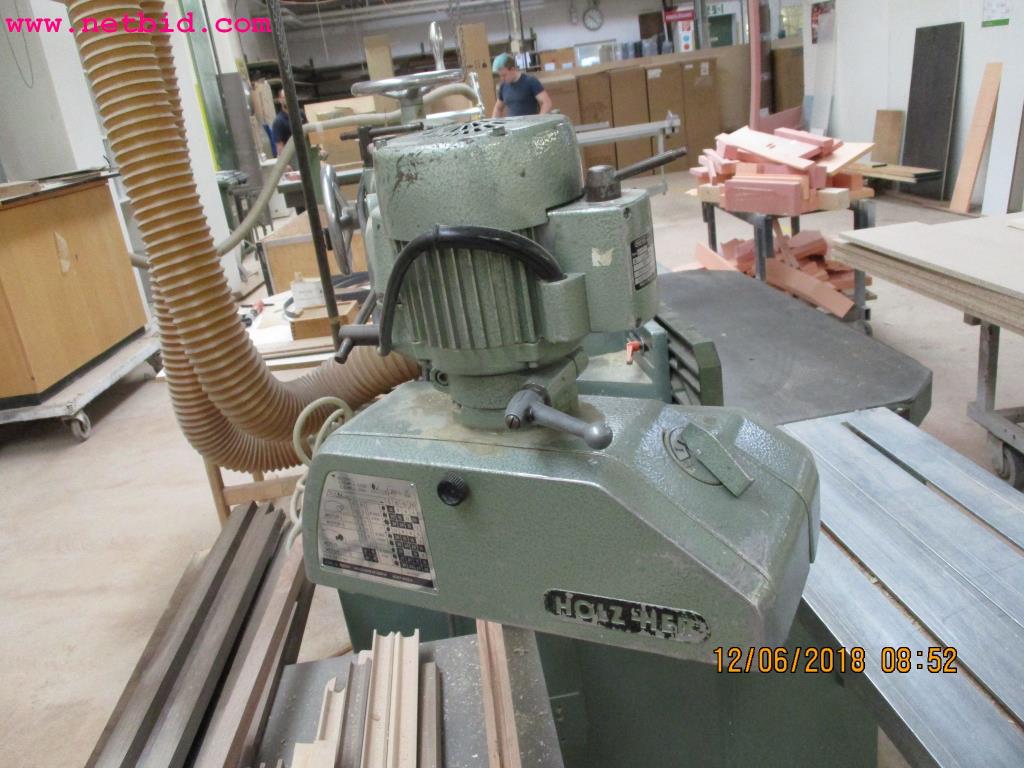 
Equipamento operacional e de escritório <br>de um fabricante de móveis-2