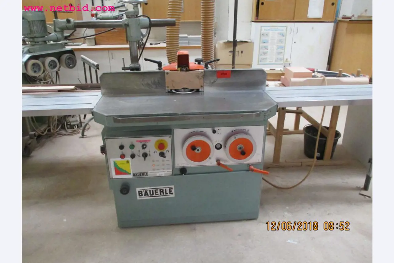 Equipamento operacional e de escritório <br>de um fabricante de móveis-5