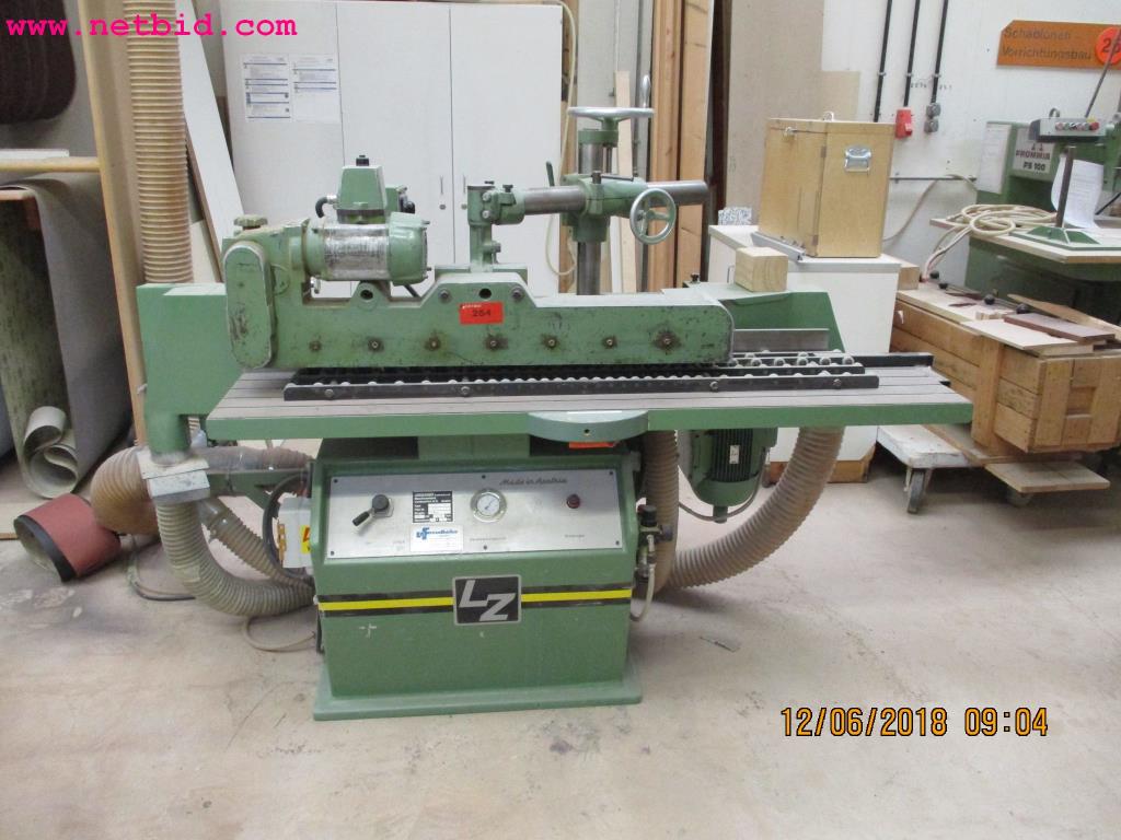 
Equipamento operacional e de escritório <br>de um fabricante de móveis-1