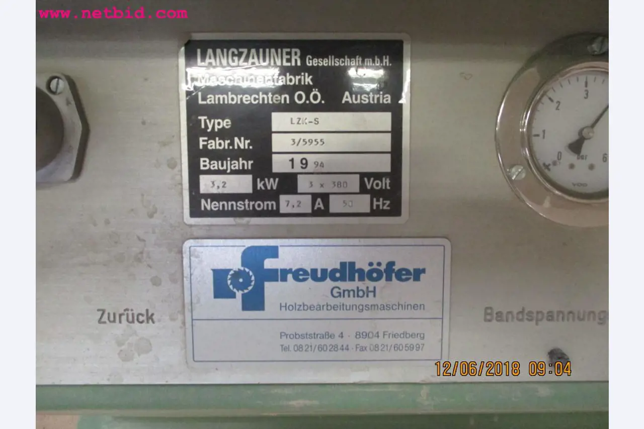 Equipamento operacional e de escritório <br>de um fabricante de móveis-3