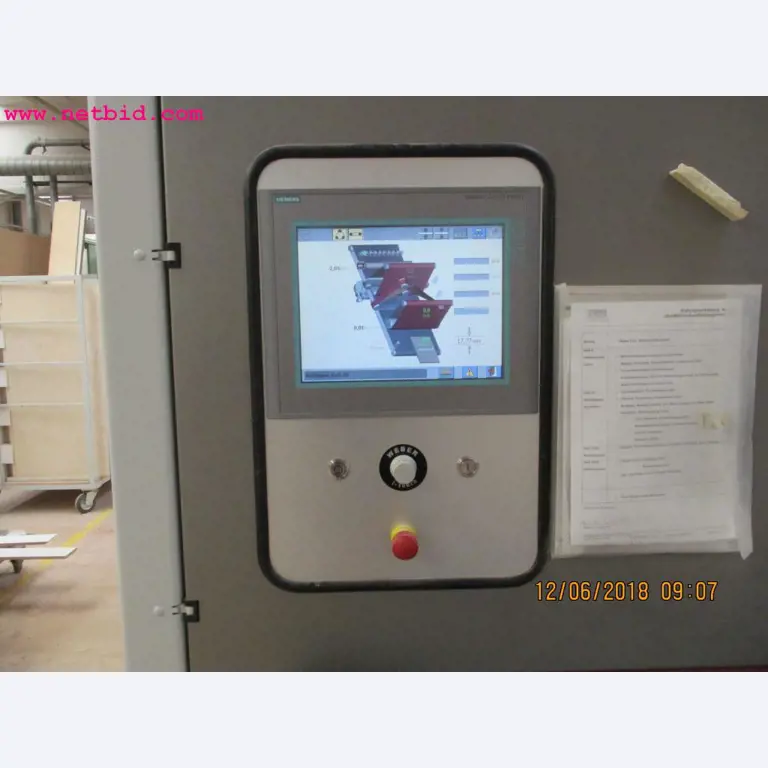 Equipamento operacional e de escritório <br>de um fabricante de móveis-2