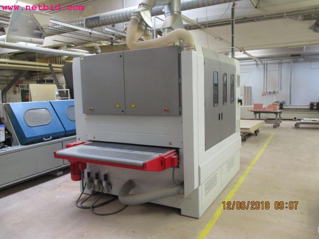 
Equipamento operacional e de escritório <br>de um fabricante de móveis-3