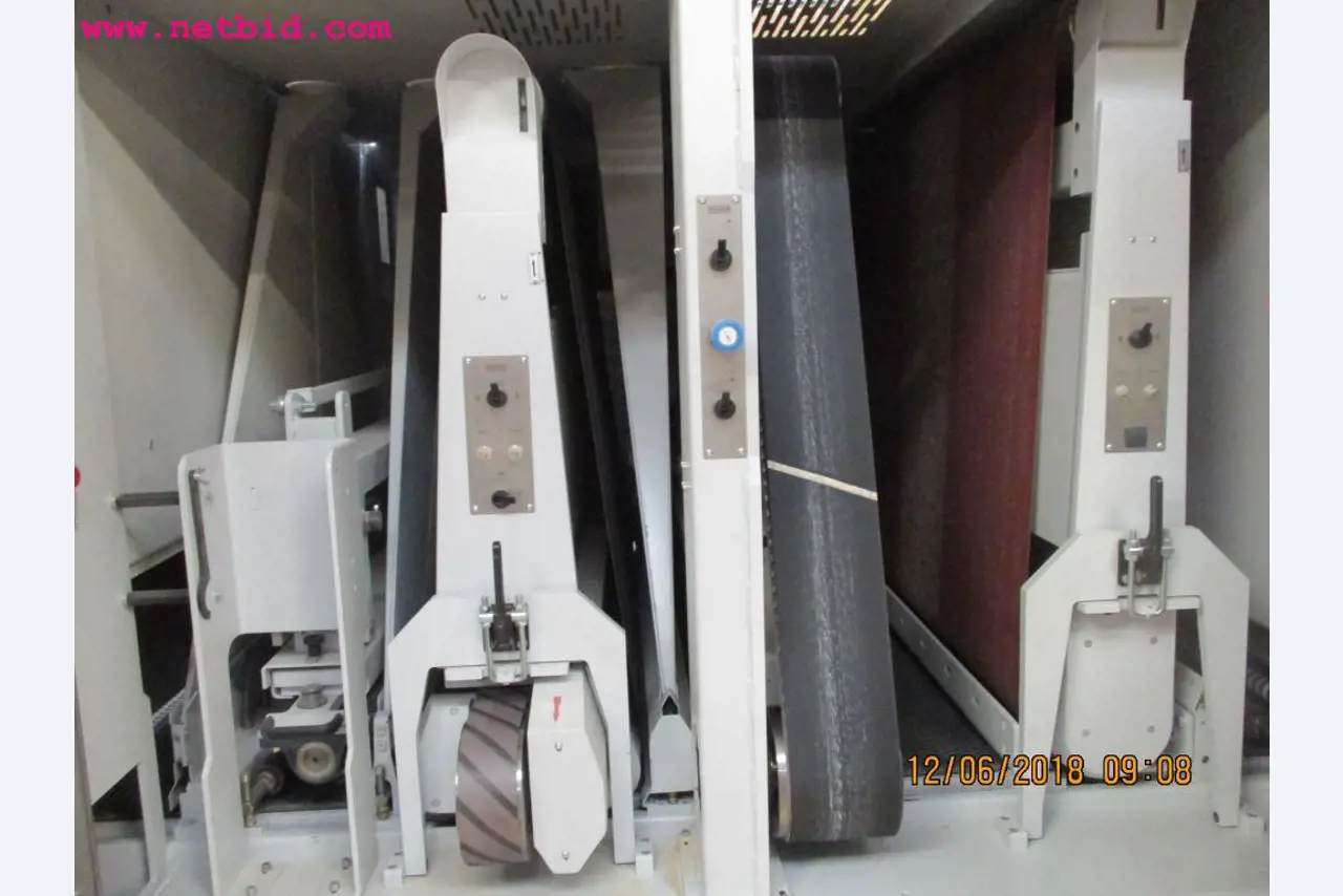 Equipamento operacional e de escritório <br>de um fabricante de móveis-4