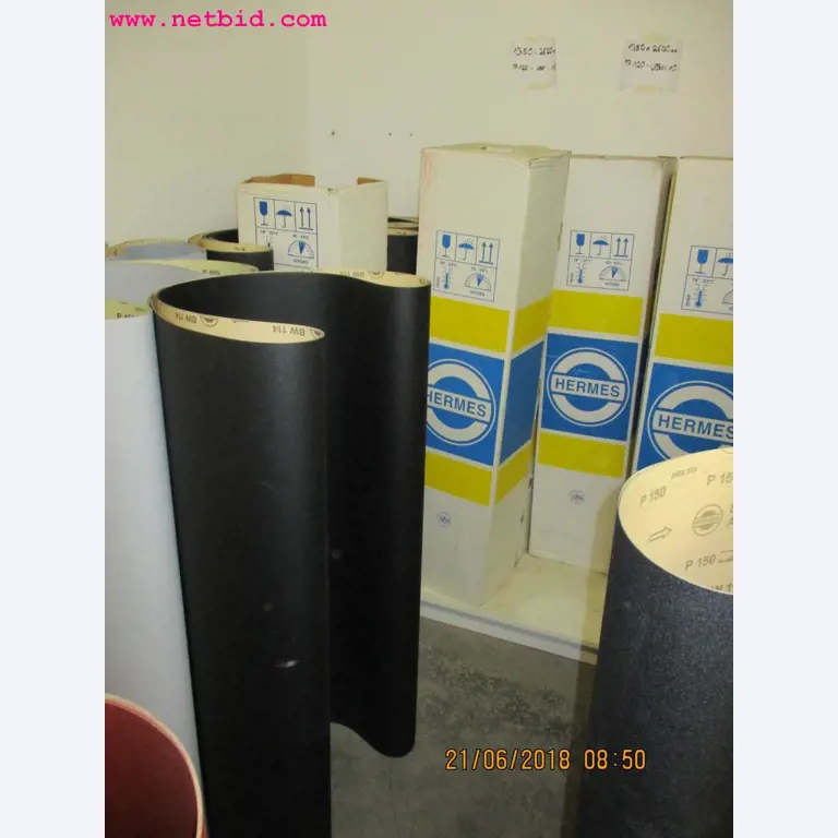 Equipamento operacional e de escritório <br>de um fabricante de móveis-6