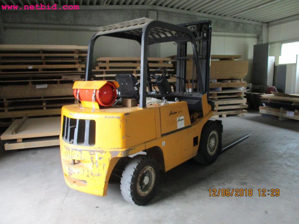 
Equipamento operacional e de escritório <br>de um fabricante de móveis-2