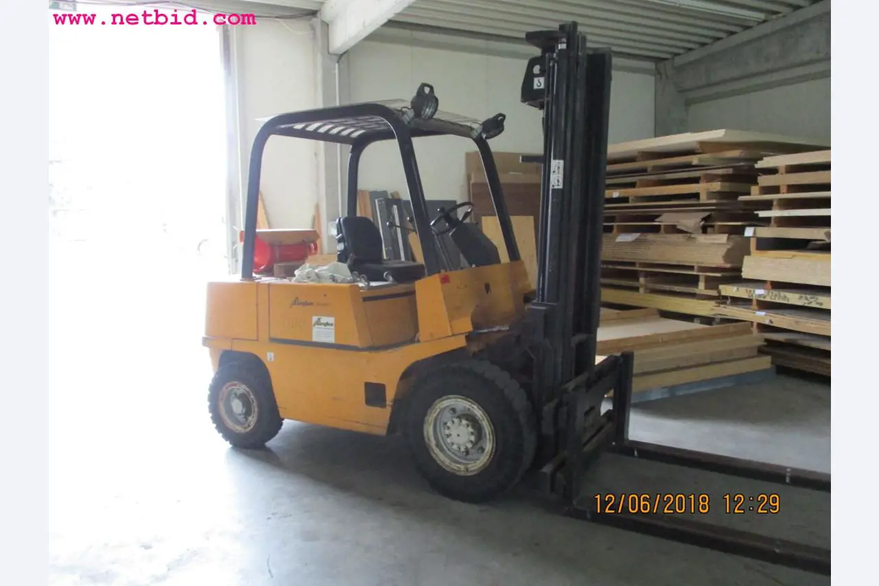 Equipamento operacional e de escritório <br>de um fabricante de móveis-3