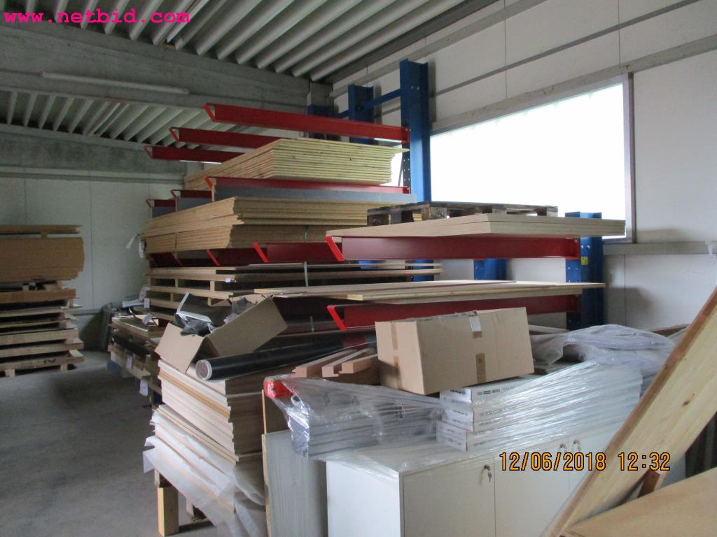 
Equipamento operacional e de escritório <br>de um fabricante de móveis-2