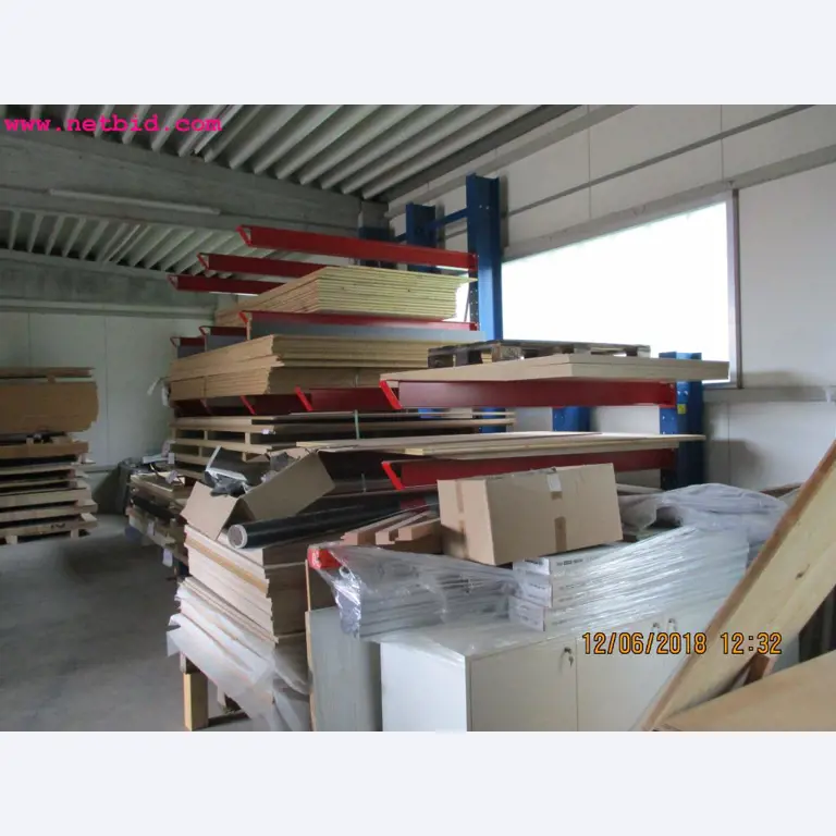 Equipamento operacional e de escritório <br>de um fabricante de móveis-2