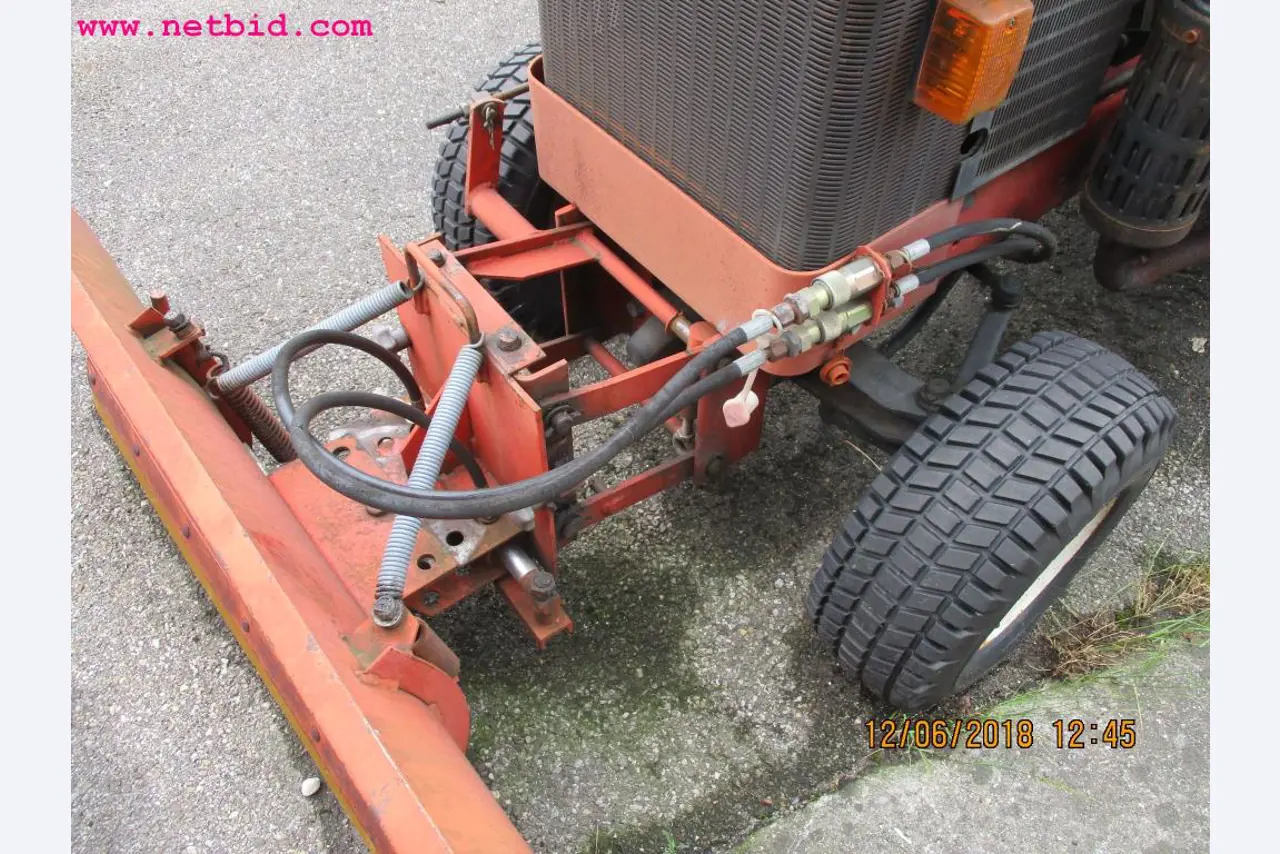 Equipamento operacional e de escritório <br>de um fabricante de móveis-5