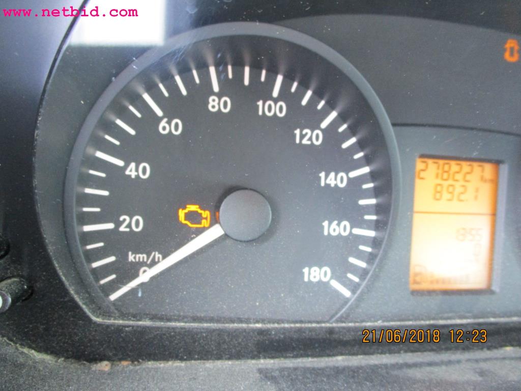 
Equipamento operacional e de escritório <br>de um fabricante de móveis-11