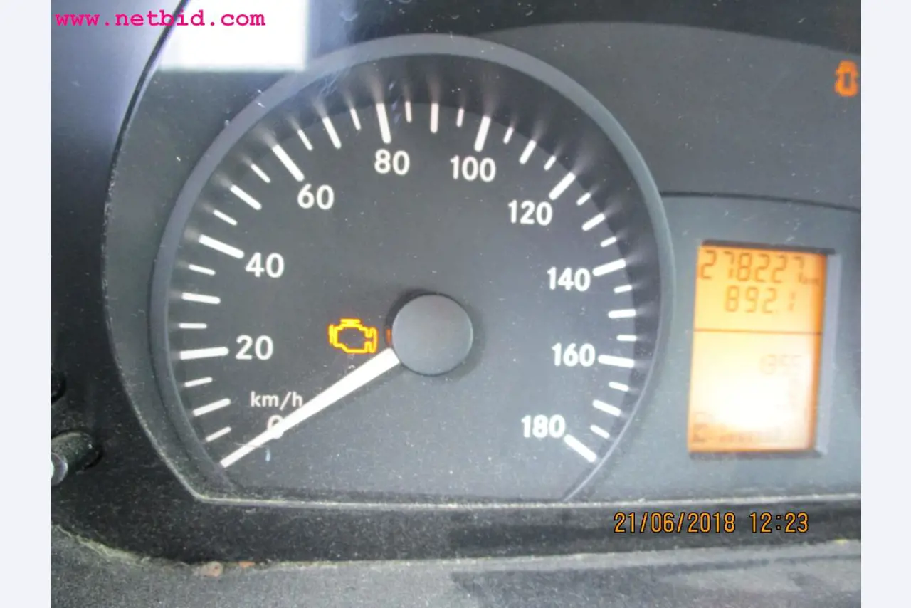 Equipamento operacional e de escritório <br>de um fabricante de móveis-11