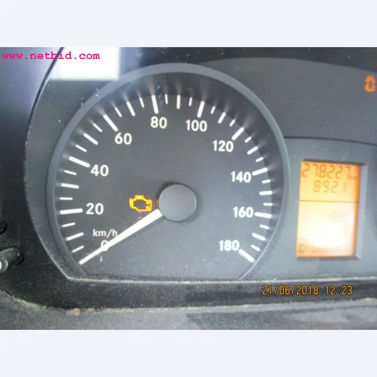 Equipamento operacional e de escritório <br>de um fabricante de móveis-11