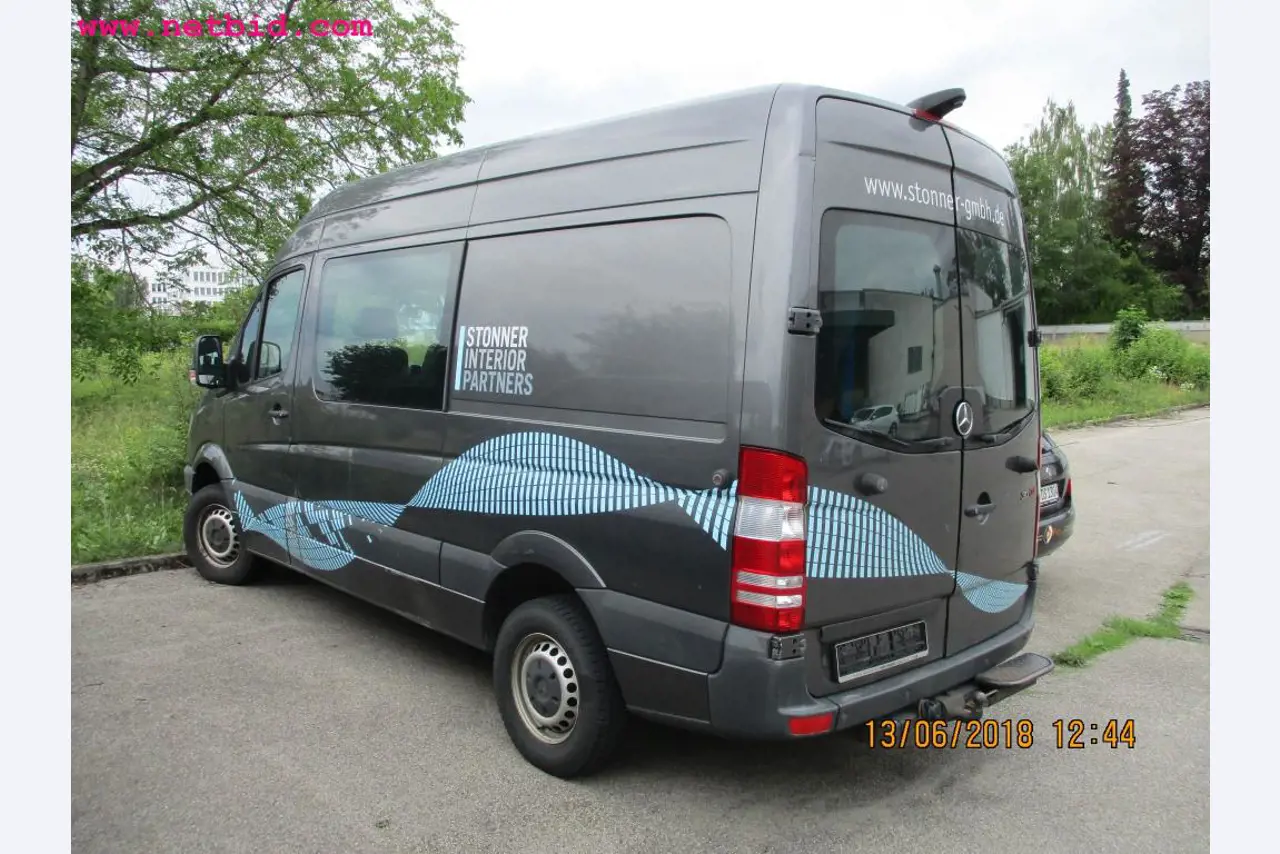 Equipamento operacional e de escritório <br>de um fabricante de móveis-2