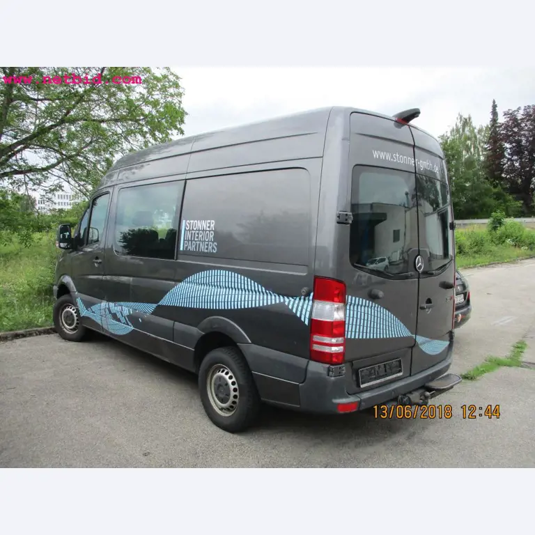 Equipamento operacional e de escritório <br>de um fabricante de móveis-2