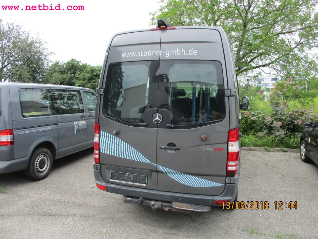 
Equipamento operacional e de escritório <br>de um fabricante de móveis-3