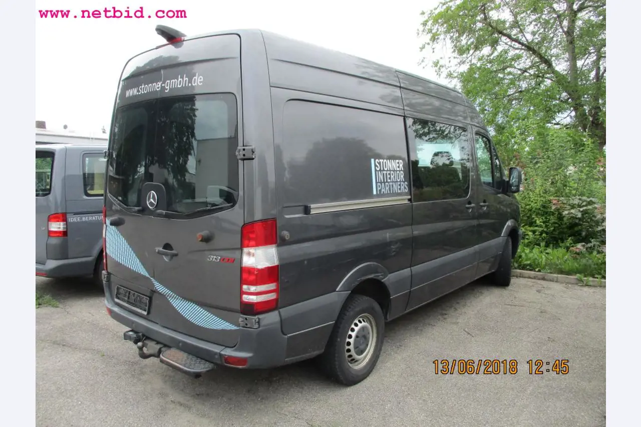 Equipamento operacional e de escritório <br>de um fabricante de móveis-4