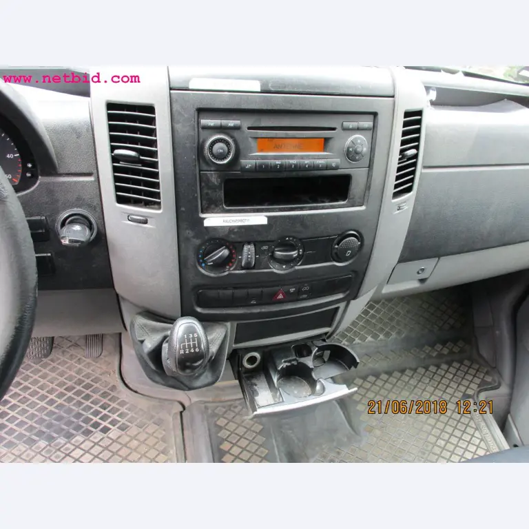 Equipamento operacional e de escritório <br>de um fabricante de móveis-7