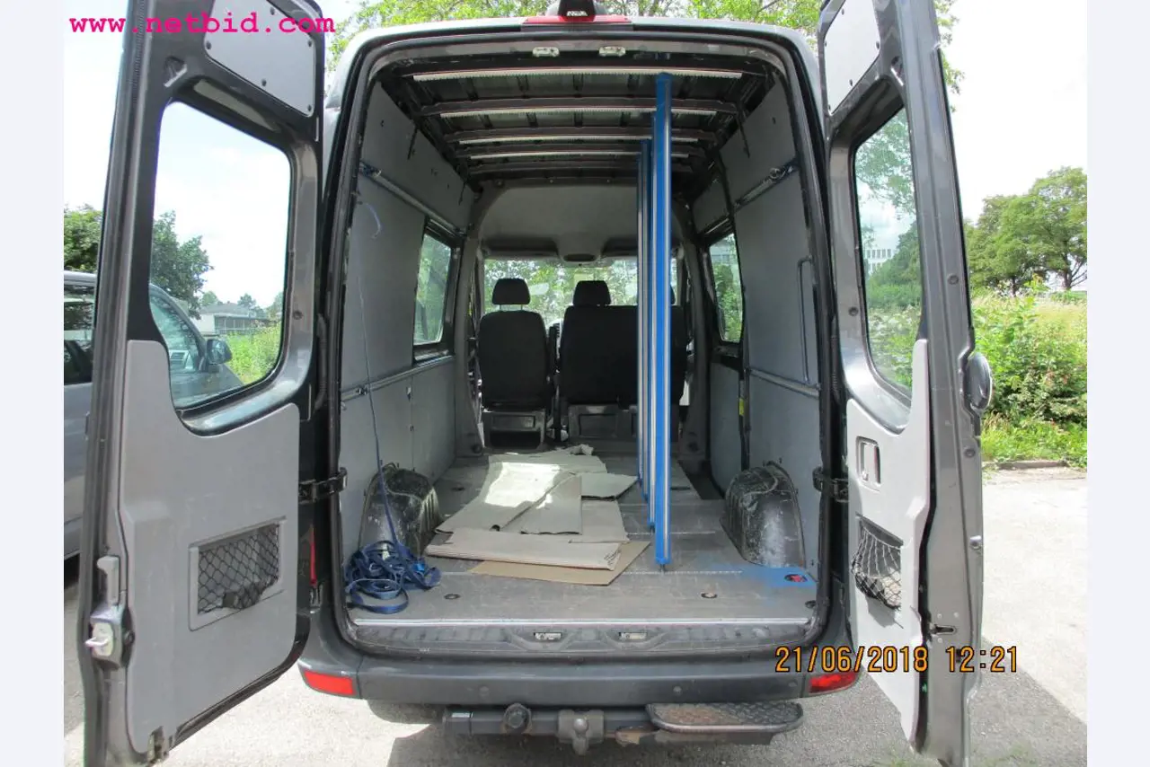 Equipamento operacional e de escritório <br>de um fabricante de móveis-9