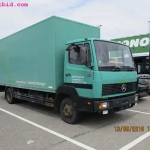 Lkw Mercedes-Benz 814 Koffer