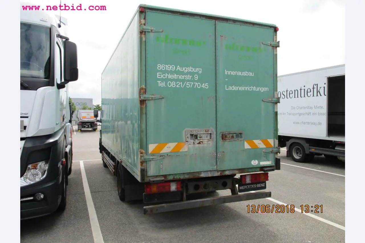 Equipamento operacional e de escritório <br>de um fabricante de móveis-4