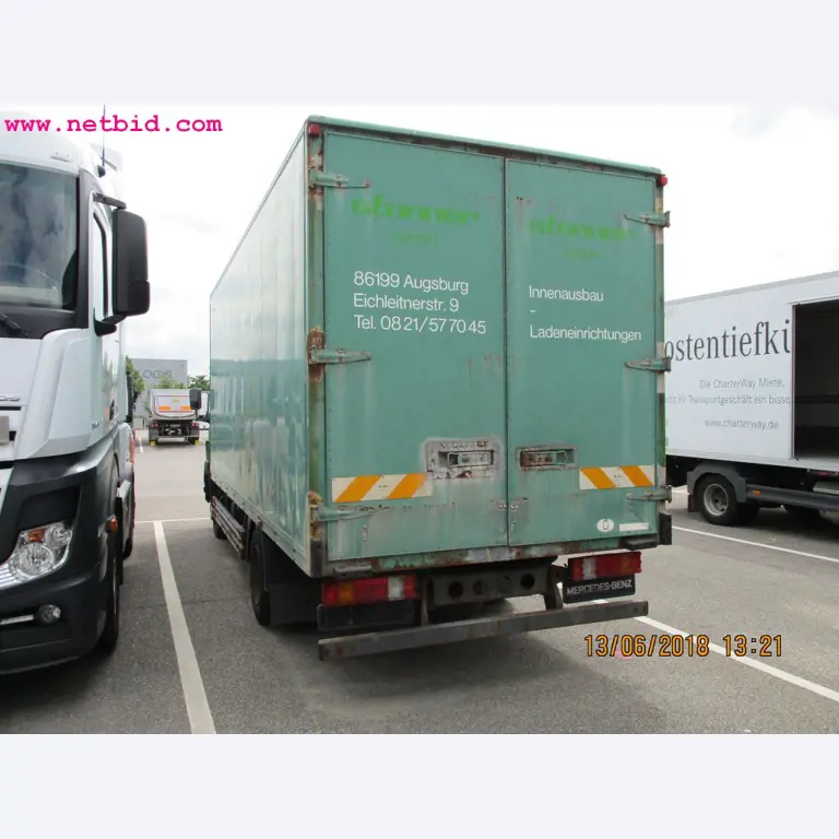 Equipamento operacional e de escritório <br>de um fabricante de móveis-4