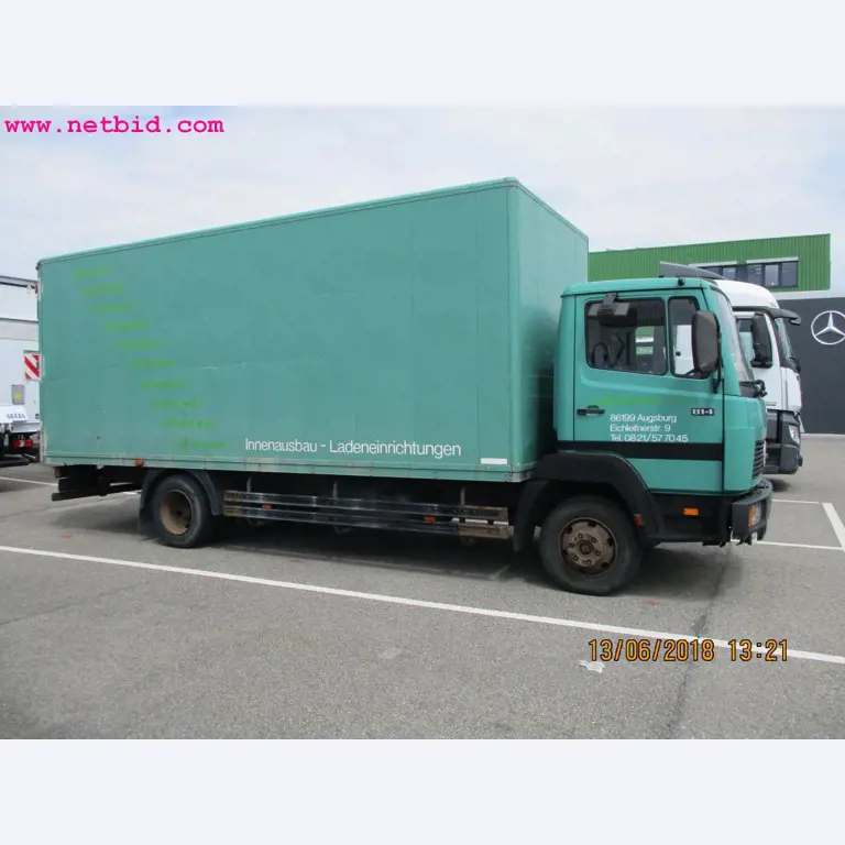 Equipamento operacional e de escritório <br>de um fabricante de móveis-5