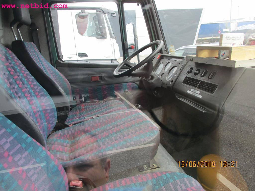 
Equipamento operacional e de escritório <br>de um fabricante de móveis-6