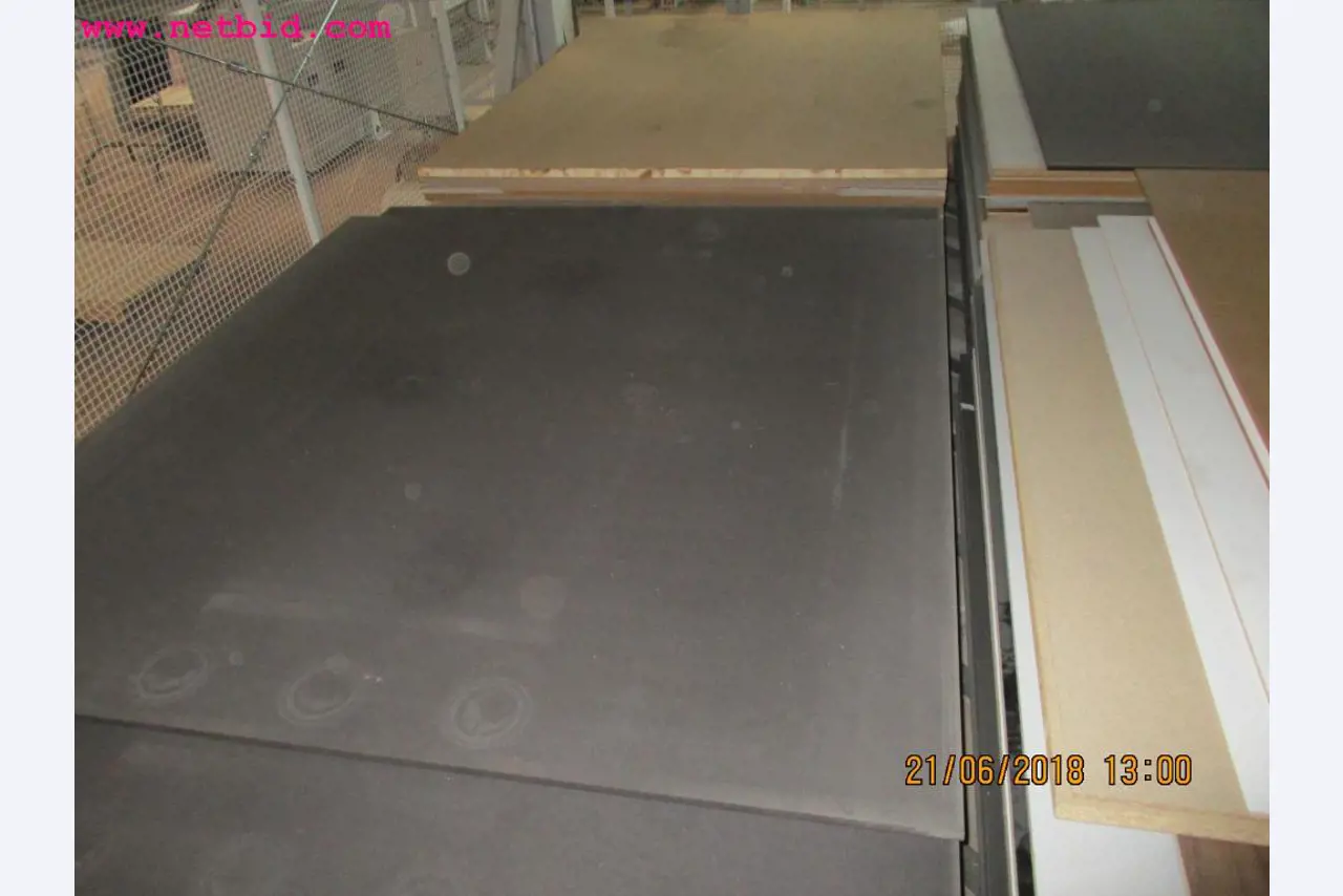 Equipamento operacional e de escritório <br>de um fabricante de móveis-3