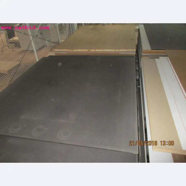 Equipamento operacional e de escritório <br>de um fabricante de móveis-3