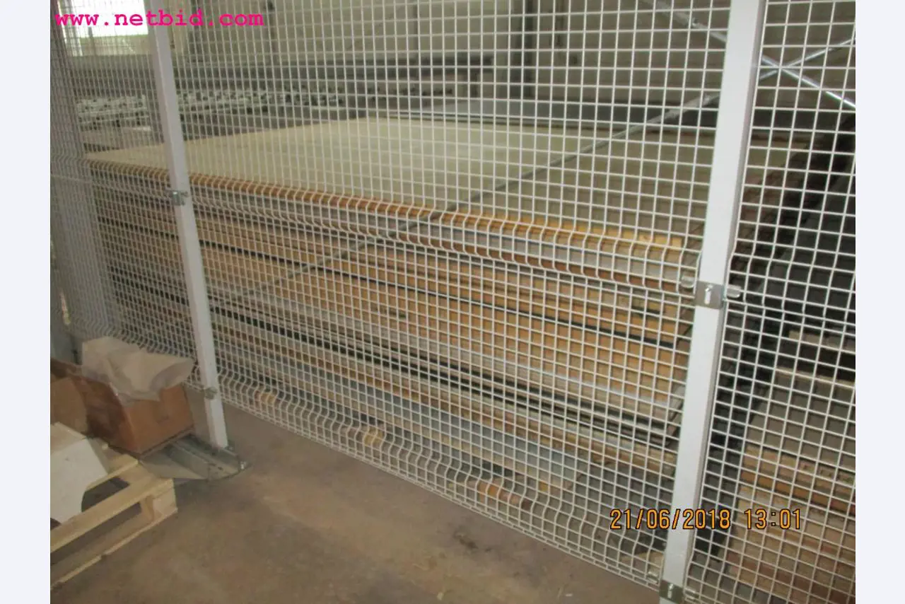 Equipamento operacional e de escritório <br>de um fabricante de móveis-5