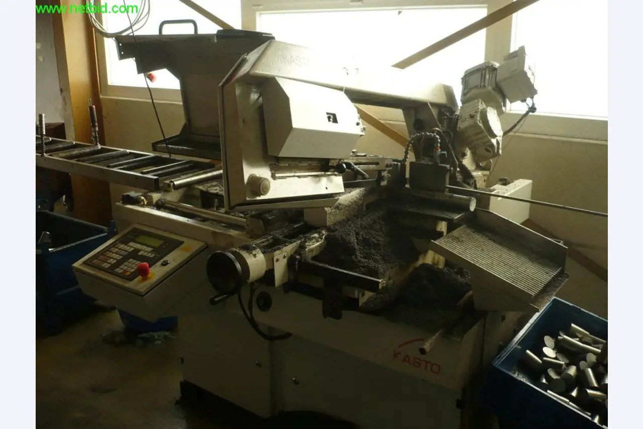 3 x 5-axis vertical CNC machining centers with robot handling, FANUC<br>
- extremely reduced in price --1