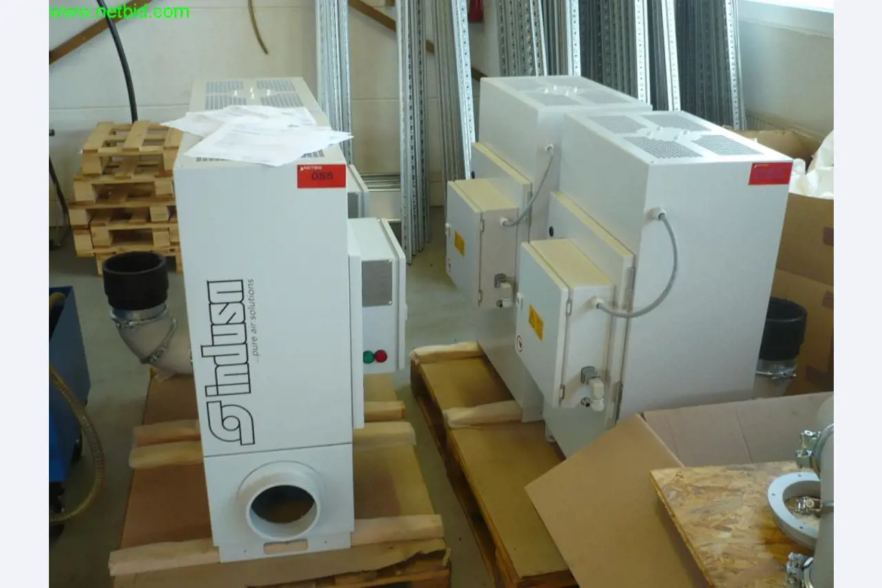 3 x 5-axis vertical CNC machining centers with robot handling, FANUC<br>
- extremely reduced in price --1