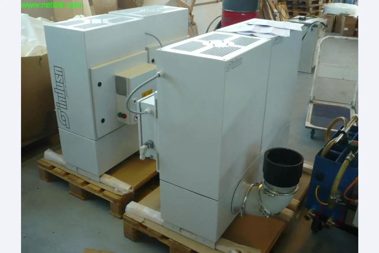 3 x 5-axis vertical CNC machining centers with robot handling, FANUC<br>
- extremely reduced in price --2