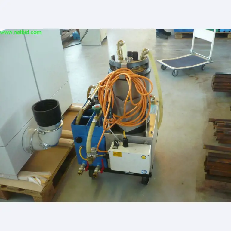 3 centres d'usinage CNC verticaux 5 axes avec manipulation robotisée, FANUC<br>
- prix extrêmement réduit -
-2