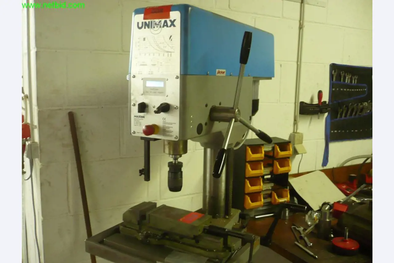 3 x 5-axis vertical CNC machining centers with robot handling, FANUC<br>
- extremely reduced in price --2