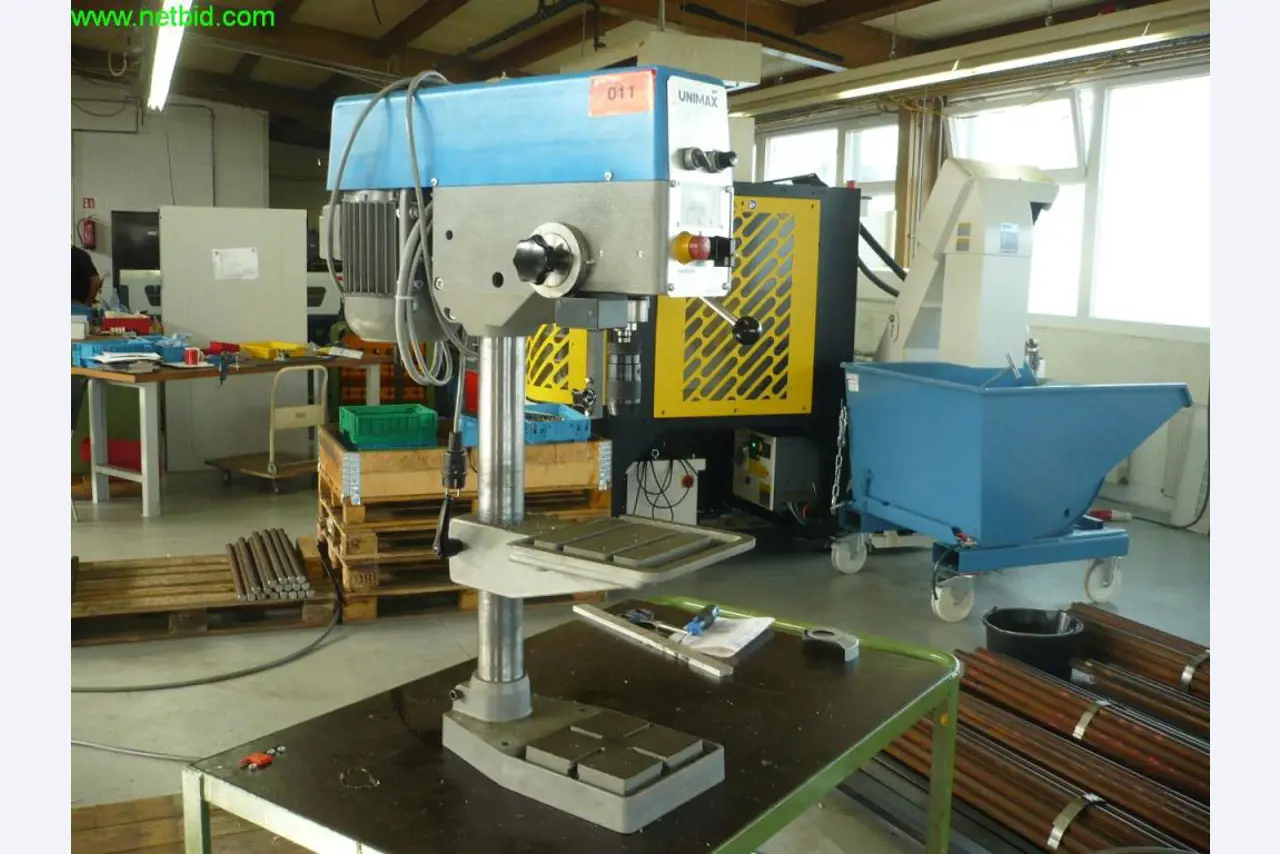 3 x 5-axis vertical CNC machining centers with robot handling, FANUC<br>
- extremely reduced in price --1
