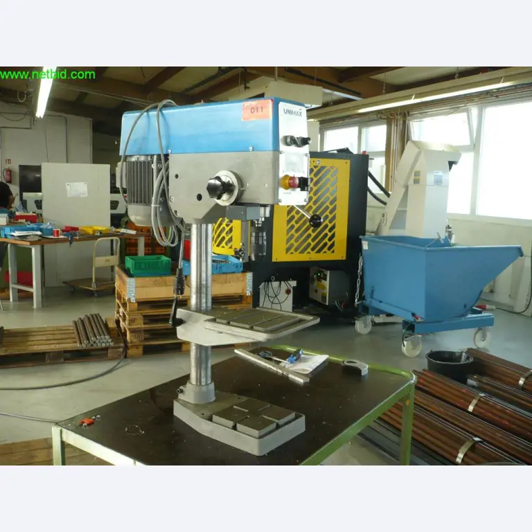 3 x 5-axis vertical CNC machining centers with robot handling, FANUC<br>
- extremely reduced in price --1