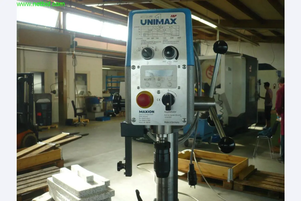 3 x 5-axis vertical CNC machining centers with robot handling, FANUC<br>
- extremely reduced in price --2