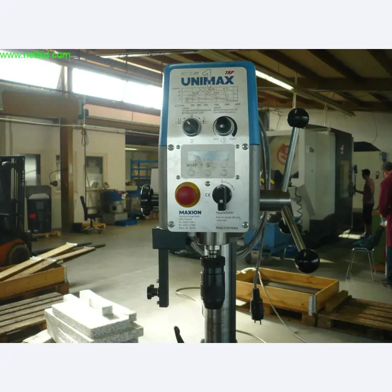 3 x 5-axis vertical CNC machining centers with robot handling, FANUC<br>
- extremely reduced in price --2