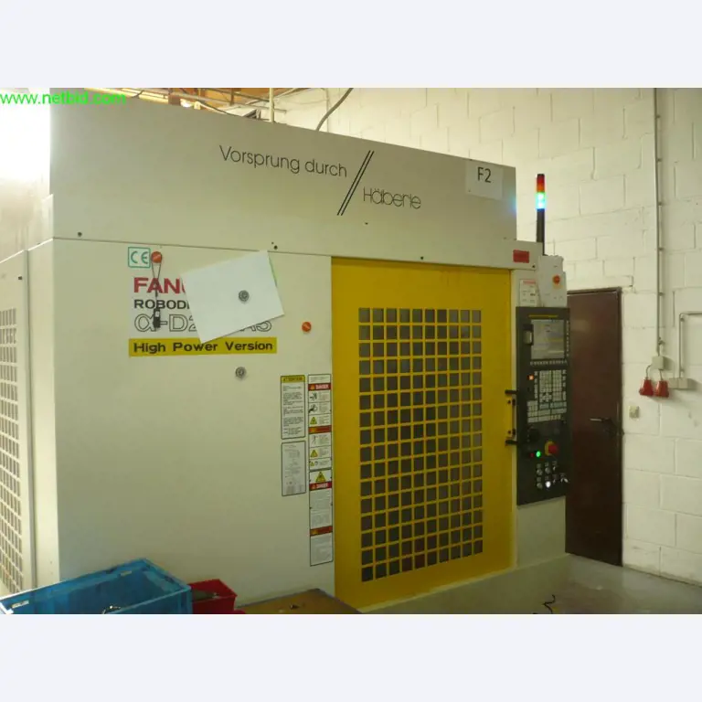 3 x 5-Achs Vertikal CNC-Bearbeitungszentren mit Roboterhandling, FANUC<br>
- extrem preisreduziert -
-1