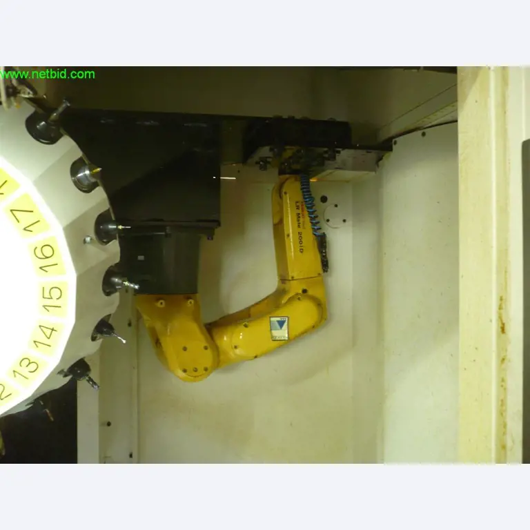 3 x 5-Achs Vertikal CNC-Bearbeitungszentren mit Roboterhandling, FANUC<br>
- extrem preisreduziert -
-5