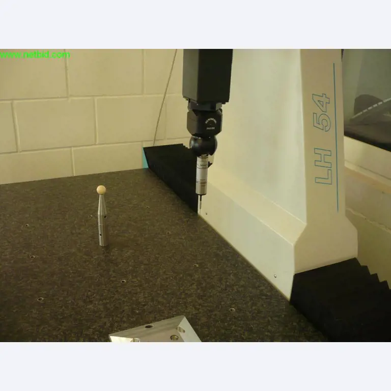 3 centres d'usinage CNC verticaux 5 axes avec manipulation robotisée, FANUC<br>
- prix extrêmement réduit -
-2